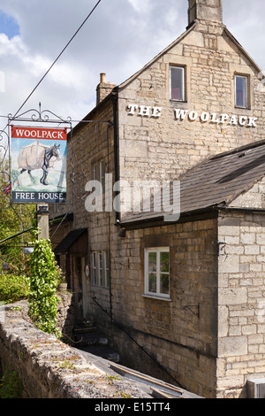 The Woolpack public house in the Cotswold village of Slad, Gloucestershire UK - The favourite watering hole of Laurie Lee Stock Photo