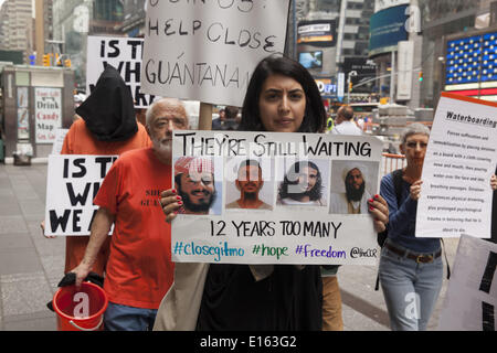 New York, NY, USA. 23rd May, 2014. New Yorkers demonstrate on the first anniversary of President Obama's second commitment to close Guantanamo, a commitment that was extracted only by the courageous hunger strike of desperate men held in unspeakable conditions for more than a decade - without charges, trial or justice. Credit:  David Grossman/Alamy Live News