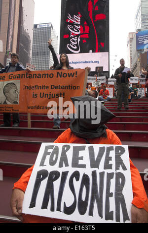 New York, NY, USA. 23rd May, 2014. New Yorkers demonstrate on the first anniversary of President Obama's second commitment to close Guantanamo, a commitment that was extracted only by the courageous hunger strike of desperate men held in unspeakable conditions for more than a decade - without charges, trial or justice. Credit:  David Grossman/Alamy Live News Stock Photo