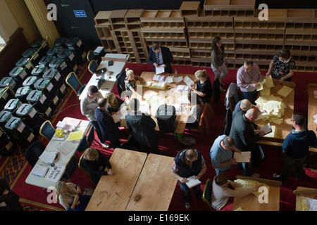 Belfast,UK 23rd may 2014. View from above of Staff counting Belfast Local Election Results Credit:  Bonzo/Alamy Live News Stock Photo