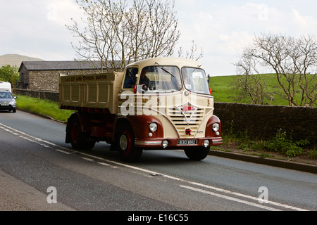 foden s21 classic vintage lorry on the A6 road in cumbria uk Stock Photo