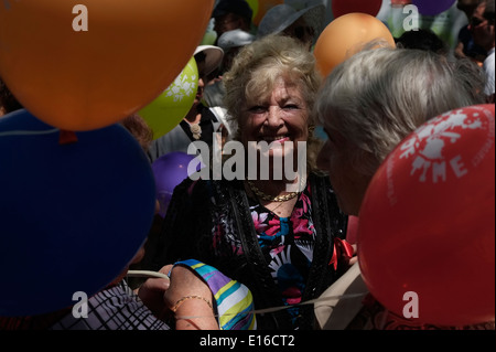 Russian Jews celebrate 69th anniversary of victory over Nazi Germany in Tel Aviv Israel Stock Photo