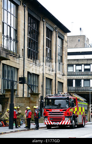 167 Renfrew Street, Glasgow, Scotland, UK, Sunday, 25th May, 2014. Fire Crews in attendance at the Charles Rennie Mackintosh designed Glasgow School of Art in the city centre Stock Photo