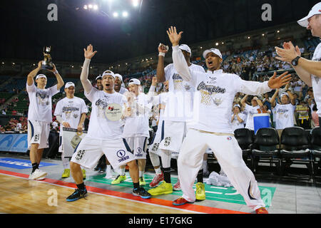 Ariake Coliseum, Tokyo, Japan. 25th May, 2014. Ryukyu Golden Kings team group, MAY 25, 2014 - Basketball : bj-league 2013-2014 Season Playoff Finals, Final Match between Akita Northern Happinets 89-103 Ryukyu Golden Kings at Ariake Coliseum, Tokyo, Japan. © Yusuke Nakanishi/AFLO SPORT/Alamy Live News Stock Photo