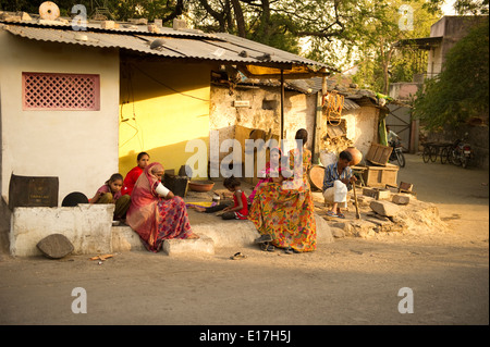 Portrait - Women of the Blacksmith Gadelia Lohar gypsy tribe India Stock Photo