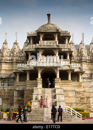 India, Rajasthan, Pali District, Rankpur Jain Temple, visitors at entrance steps Stock Photo