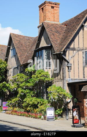 Hall's Croft - Shakespeare's daughters house along Old Town, Stratford-Upon-Avon, Warwickshire, England, Western Europe. Stock Photo