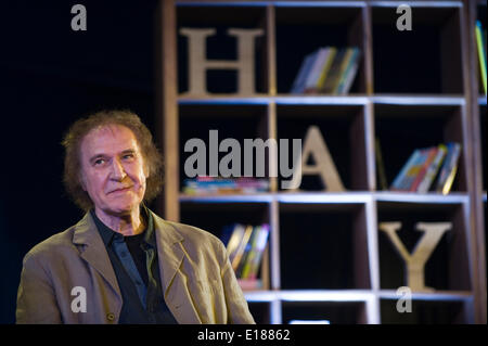 Hay on Wye Wales UK Monday 26 May 2014 Rock legend Ray Davies talking about his life & times in music on day 5 of Hay Festival 2014 Hay on Wye Powys Wales UK Credit:  Jeff Morgan/Alamy Live News Stock Photo