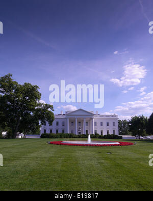 WASHINGTON D.C.- MAY 25:  2013 People gather in front of The White House Memorial Day Weekend May 25, 2014 in Washington D.C. (Photo by Donald Bowers ) Stock Photo