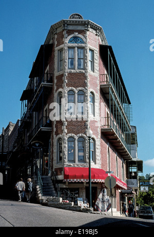 The rebuilt 1880 Flatiron Building is among the most photographed historic buildings in the Ozark Mountains town of Eureka Springs, Arkansas, USA. Stock Photo