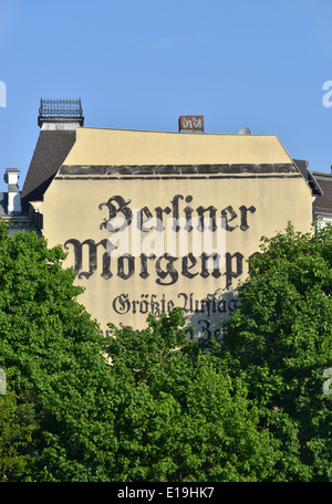 Werbung Berliner Morgenpost, Hausfassade Friedenau, 20er Jahre, Berlin Stock Photo