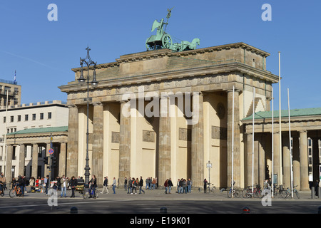 Brandenburger Tor, Platz des 18. Maerz, Mitte, Berlin Deutschland / März Stock Photo