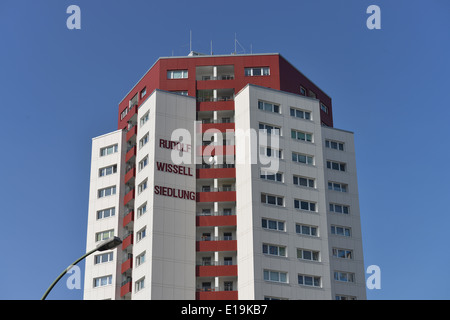 Hochhaus, Magistratsweg, Rudolf-Wissel-Siedlung, Staaken, Spandau, Berlin, Deutschland Stock Photo