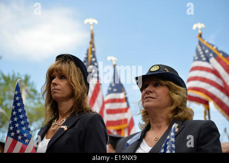 Merrick, New York, USA. 26th May, 2014. L-R, MARGARET BIEGELMAN and DEBRA BERNHARDT, members of the Merrick American Legion Auxiliary Post 1282 participate in The Merrick Memorial Day Parade and Ceremony, honoring those who died in war while serving in the United States military. © Ann Parry/ZUMA Wire/ZUMAPRESS.com/Alamy Live News Stock Photo