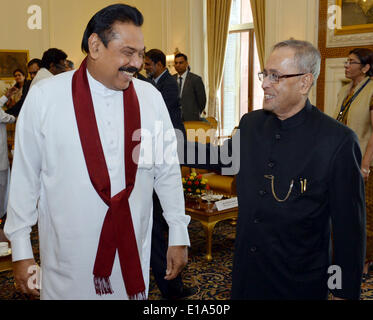 New Delhi. 28th May, 2014. Indian President Pranab Mukherjee (R) meets with Sri Lankan President Mahinda Rajapaksa at the presidential palace in New Delhi, India, May 28, 2014. © Xinhua/Alamy Live News Stock Photo