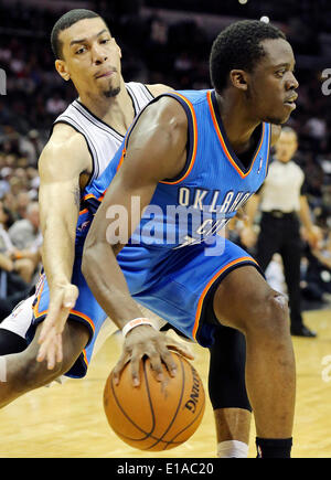May 21, 2014 - San Antonio, TEXAS, USA - San Antonio Spurs' Danny Green defends Oklahoma City Thunder's Reggie Jackson during first half action of Game 2 in the Western Conference Finals Wednesday May 21, 2014 at the AT&T Center. (Credit Image: © San Antonio Express-News/ZUMAPRESS.com) Stock Photo