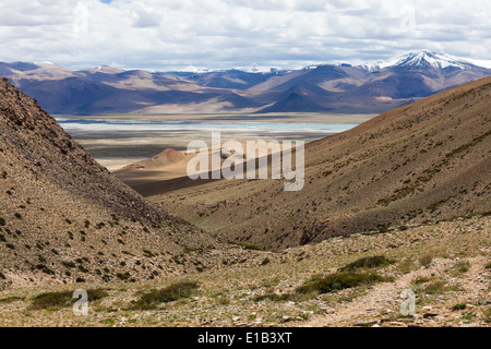 Landscape in region of Tso Kar (Rupshu, Changtang, Ladakh, Jammu and Kashmir, India) seen from trail between Rumtse and Tso Kar Stock Photo