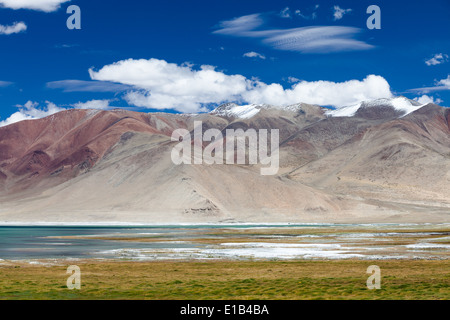 Landscape in the region of salt lake Tso Kar, Rupshu, Changtang, Ladakh, Jammu and Kashmir, India Stock Photo