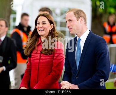 Crieff, Scotland, UK. 29th May 2014. The Duchess of Cambridge Catherine and the Duke of Cambridge, Britain's Prince William are pictured during their visit to Strathearn Community Campus in Crieff, Scotland, Thursday 29th May 2014. The Duchess and Duke will meet local groups including young carers, Scouts, and Cadets here. Their Royal Highnesses The Duke and Duchess of Cambridge, known as The Earl and Countess of Strathearn in Scotland, will attend engagements in Perth and Kinross. Photo Albert Nieboer ** ** - NO WIRE SERVICE/dpa/Alamy Live News Stock Photo