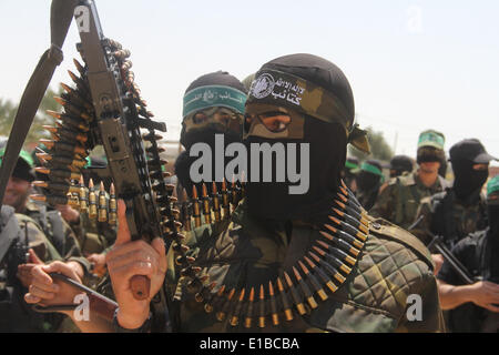 Gaza. 29th May, 2014. Palestinian Hamas militants take part in a military parade in the southern Gaza Strip City of Rafah on May 29, 2014. © Khaled Omar/Xinhua/Alamy Live News Stock Photo