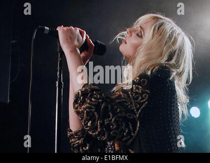 Las Vegas, Nevada, USA. 28th May, 2014. Singer actress TAYLOR MOMSEN and her band 'The Pretty Reckless' in concert at Vinyl inside The Hard Rock Hotel and Casino. Credit:  Marcel Thomas/ZUMAPRESS.com/Alamy Live News Stock Photo