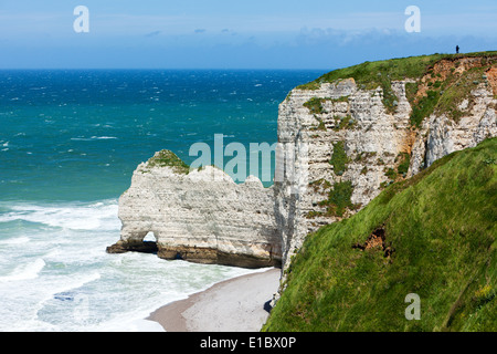 Falaise d'Amont cliff and natural arch at the Channel coast of Etretat, Normandy, France Stock Photo