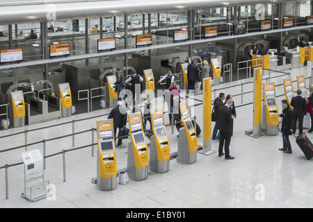 Abfertigungshalle Terminal 2, Lufthansa, Franz-Josef-Strauss-Flughafen München, Oberbayern, Bayern, Deutschland, Europa Stock Photo