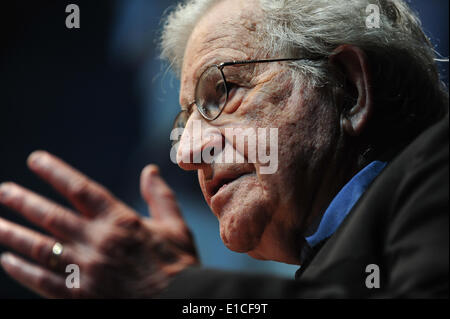 Karlsruhe, Germany. 30 May, 2014. Noam Chomsky (85) speaks on 'Driving forces in US policy'  at ZKM Karlsruhe on Friday. Photo: Miroslav Dakov/ Alamy Live News Stock Photo