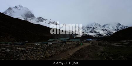 Solukhumbu. 30th May, 2014. Picture taken on May 30, 2014 shows a view of Himalayan Range from Periche village in Solukhumbu, Nepal. Periche village lies on the route to Mount Everest (Qomolangma) base camp. © Sunil Sharma/Xinhua/Alamy Live News Stock Photo