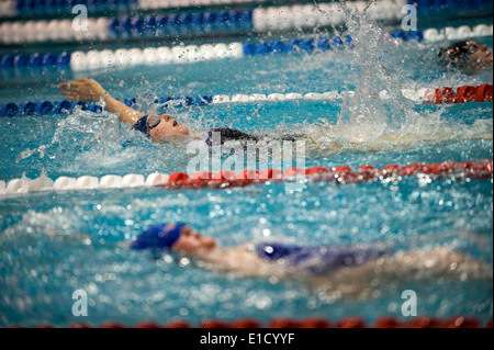 100512-N-6932B-560 COLORADO SPRINGS, Colo. (May 12, 2010) Navy competitor Lt. Melanie Monts de Oca pulls ahead of the competiti Stock Photo