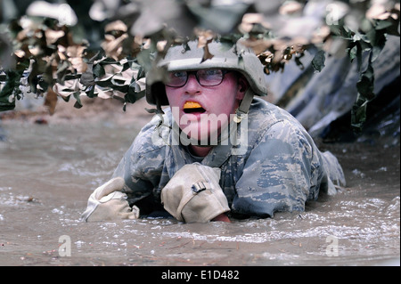 U.S. Air Force Basic Cadet Elizabeth Hicks navigates the assault course in Jacks Valley at the U.S. Air Force Academy in Colora Stock Photo