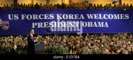 President Barack Obama addresses more than 1,500 U.S. service members at Osan Air Base, South Korea, Nov. 19, 2009. Obama Stock Photo