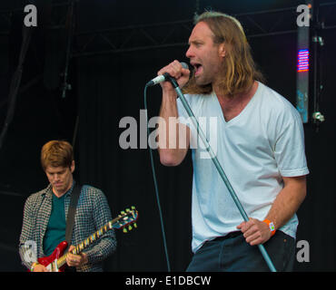 Wychwood Festival, Cheltenham, UK. 31st May, 2014. Reef perform at 10th Wychwood Festival Cheltenham UK. Credit:  charlie bryan/Alamy Live News Stock Photo