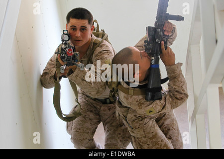 U.S. Marines with India Company, 2nd Platoon, 3rd Battalion, 5th Marine Regiment practice urban operations tactics at the milit Stock Photo