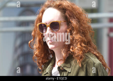 London UK. 2nd June 2014. Former News of the World editor Rebekah Brooks arrives at the the Old Bailey as the hacking trial continues. Rebekah Brooks and seven other defendants including Husband Charlie Brooks, Ian Edmonson, Stuart Kuttner,Clive Goodman,Cheryl Carter and Mark Hanna face charges related to allegations of conspiracy to intercept communications and voice mail of well know people including that of murder victim Milly Dowler Credit:  amer ghazzal/Alamy Live News Stock Photo