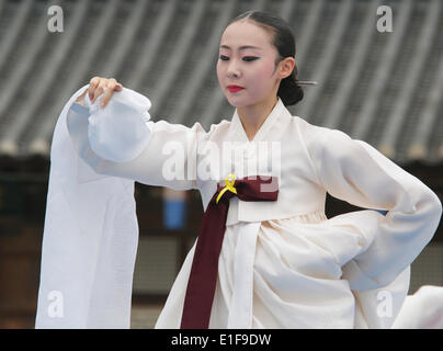 Seoul, South Korea. Dano or Suritnal is a traditional holiday of Korea, which falls on May 5 by the lunar calendar. 1st June, 2014. Dano Festival A dancer from the Korean Traditional Dance Company, Puri, performs during 'Early Summer High Day, Dano Festival' at the Namsangol Hanok Village in Seoul, South Korea. Dano or Suritnal is a traditional holiday of Korea, which falls on May 5 by the lunar calendar . © Lee Jae-Won/AFLO/Alamy Live News Stock Photo