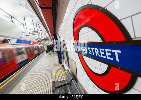 Bond Street Station on the London Underground, England UK Stock Photo