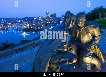 George Washington and Guyasuta statue in Pittsburgh PA Stock Photo