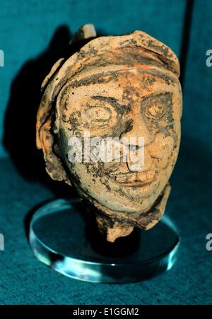 Pottery head, Mixtec, Mexico, AD1300-1402 Stock Photo