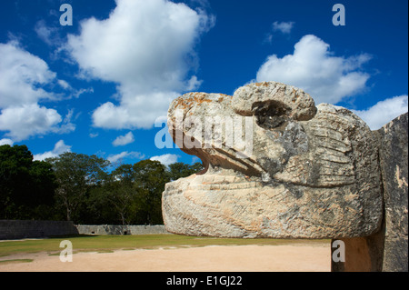 Mexico, Yucatan state, Chichen Itza archeological site, World heritage of UNESCO, the snake head, ancient mayan ruins Stock Photo