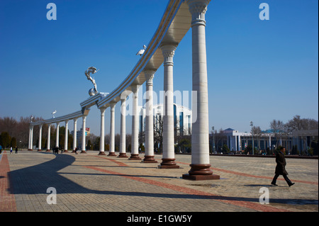 Uzbekistan, Tashkent, Independence square (Mustaqillik Maydoni Stock Photo