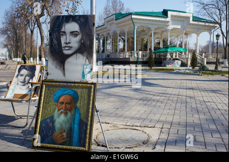 Uzbekistan, Tashkent, painter on Broadway avenue Stock Photo