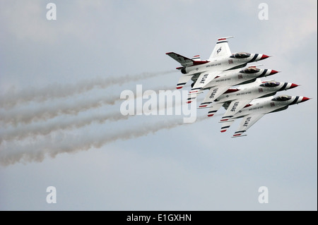 The U.S. Air Force Thunderbirds air demonstration squadron performs during the Milwaukee Air and Water Show at Bradford Beach, Stock Photo