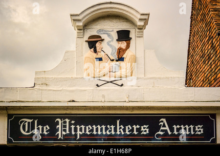 The Pipemakers Arms sign above an old inn in Rye Sussex UK Stock Photo