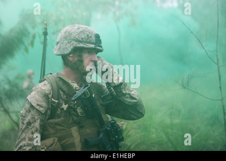 U.S. Marine Corps Staff Sgt. Bryan Robbins, a platoon sergeant with the 3rd Platoon, Golf Company, Battalion Landing Team, 2nd Stock Photo