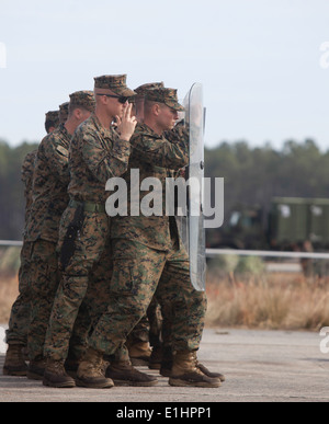 U.S. Marines and sailors assigned to Black Sea Rotational Force-13 (BSRF-13) conduct civil disturbance/riot control drills duri Stock Photo