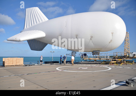 A TIF-25K tethered aerostat system is positioned on the high speed vessel Swift (HSV-2) at Naval Air Station Key West, Fla., Ap Stock Photo