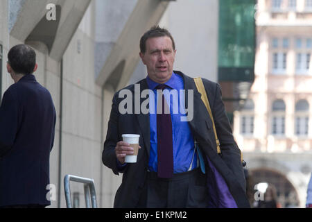 London UK. 6th June 2014. Former Royal editor at News of the world Clive Goodman  arrives at the Old Bailey as  the judge starts summing up after 7 months. Rebekah Brooks and other defendants including husband Charlie Brooks, Andy Coulson, Ian Edmonson, Clive Goodman;Cheryl Carter, Stuart Kuttner and Mark Hanna are charged in conspiracy to intercept the voice mails of celebrities and victims of crime and members of the British Royal Family Credit:  amer ghazzal/Alamy Live News Stock Photo