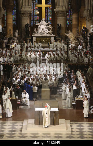 Chrism mass (Easter wednesday)  in Notre Dame Cathedral, Paris Stock Photo