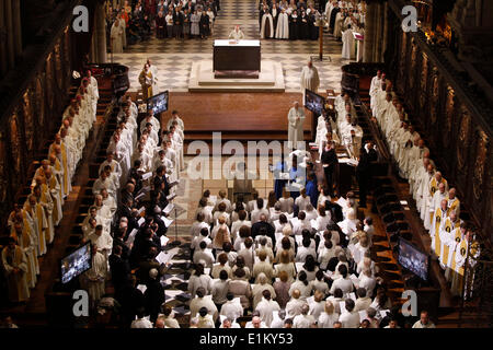 Easter week celebration (Chrism mass) in Notre Dame Cathedral Stock Photo